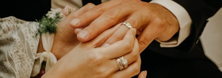 30 versetti biblici stimolanti per gli sposi novelli