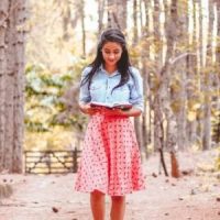 The-Catholic-Womans-Guide-to-Modest-and-Elegant-Fashion-1024×682-850×300-1