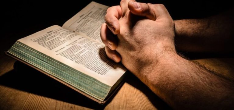 Oltre 50 versetti della Bibbia sul potere della preghiera